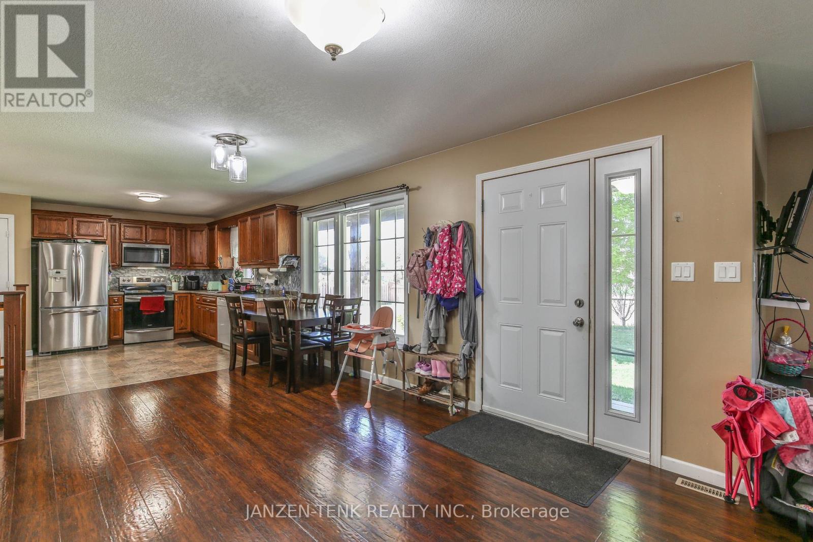 6770 Plank Road, Bayham, Ontario  N0J 1Z0 - Photo 4 - X12908064