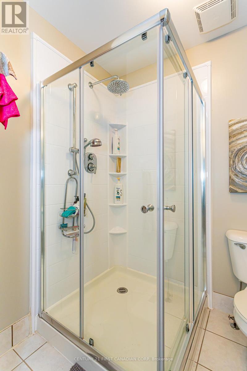 12 Harbour Park Court, Lambton Shores, Ontario  M0M 1T0 - Photo 21 - X12908076