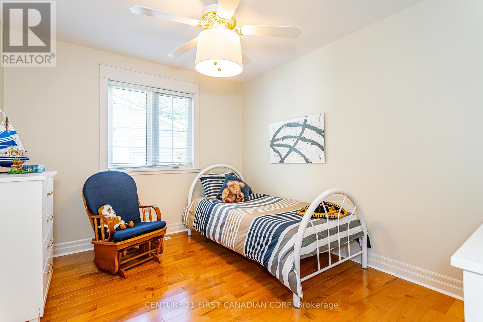 12 Harbour Park Court, Lambton Shores, Ontario  M0M 1T0 - Photo 28 - X12908076