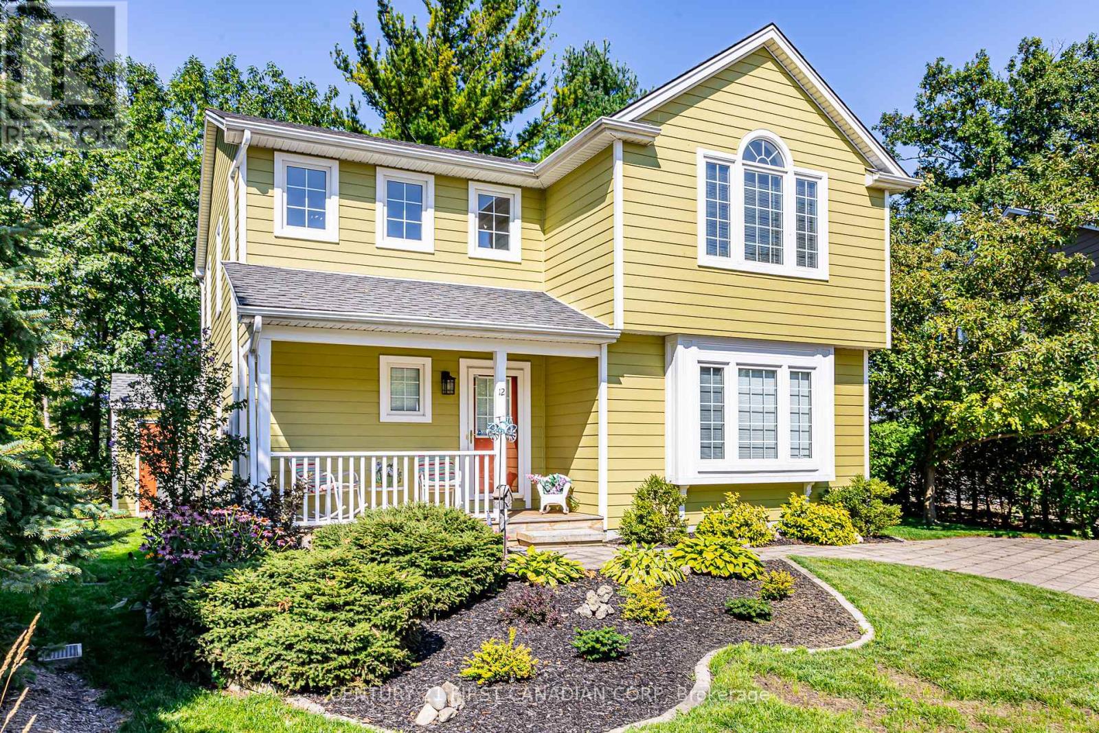 12 Harbour Park Court, Lambton Shores, Ontario  M0M 1T0 - Photo 3 - X12908076