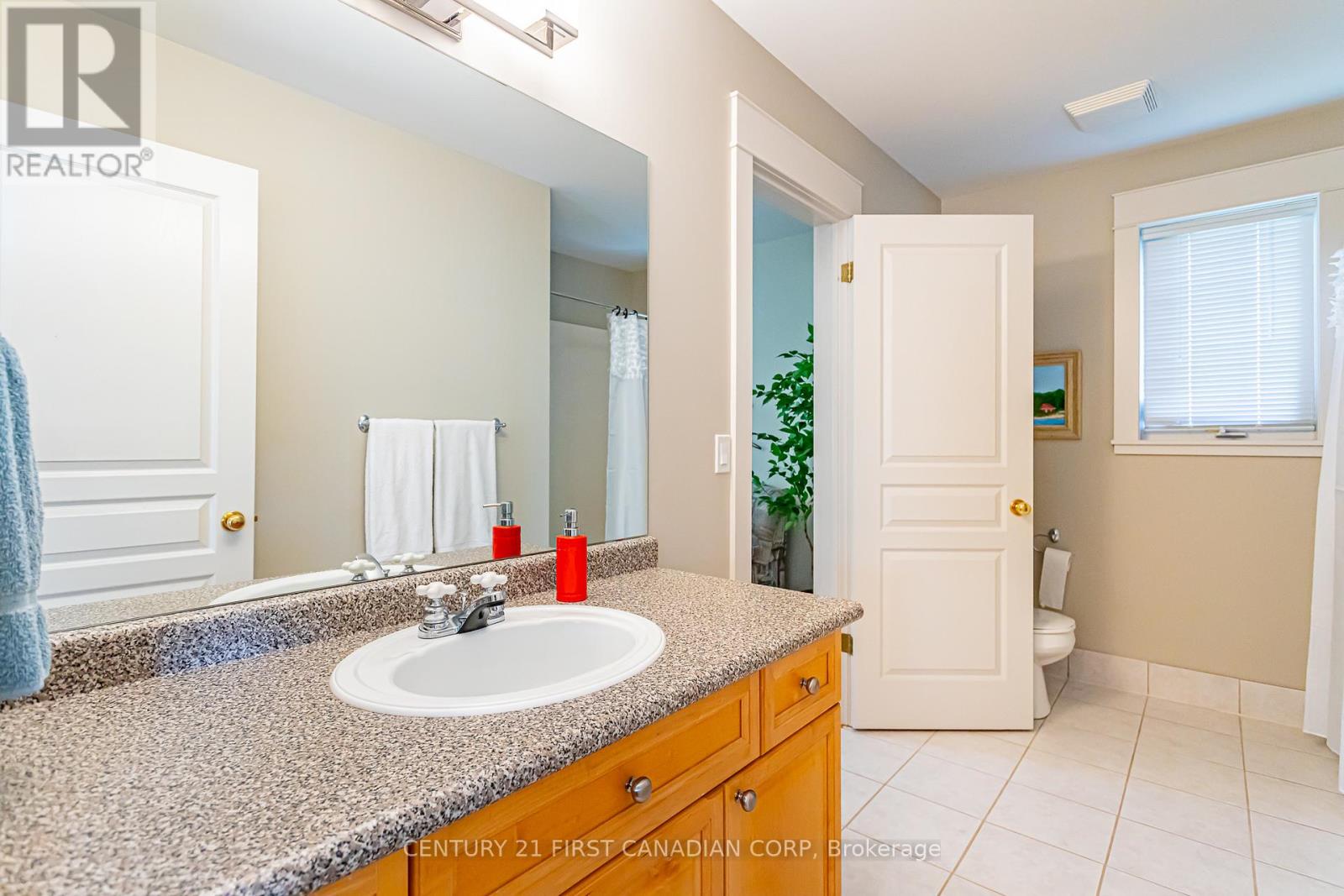 12 Harbour Park Court, Lambton Shores, Ontario  M0M 1T0 - Photo 30 - X12908076