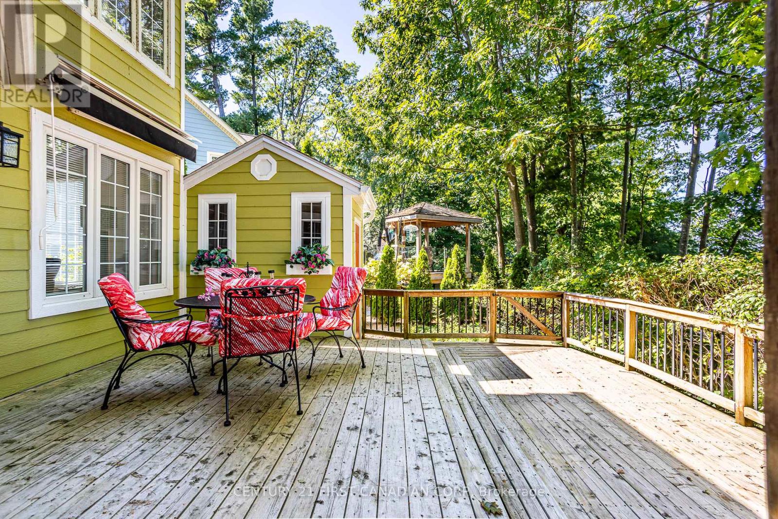 12 Harbour Park Court, Lambton Shores, Ontario  M0M 1T0 - Photo 35 - X12908076