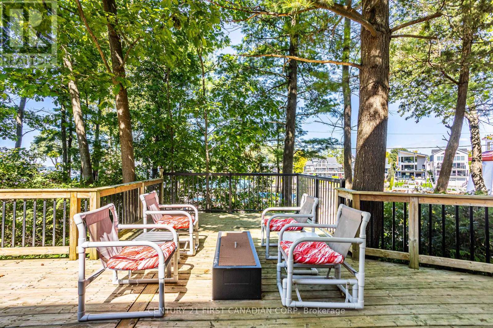 12 Harbour Park Court, Lambton Shores, Ontario  M0M 1T0 - Photo 36 - X12908076