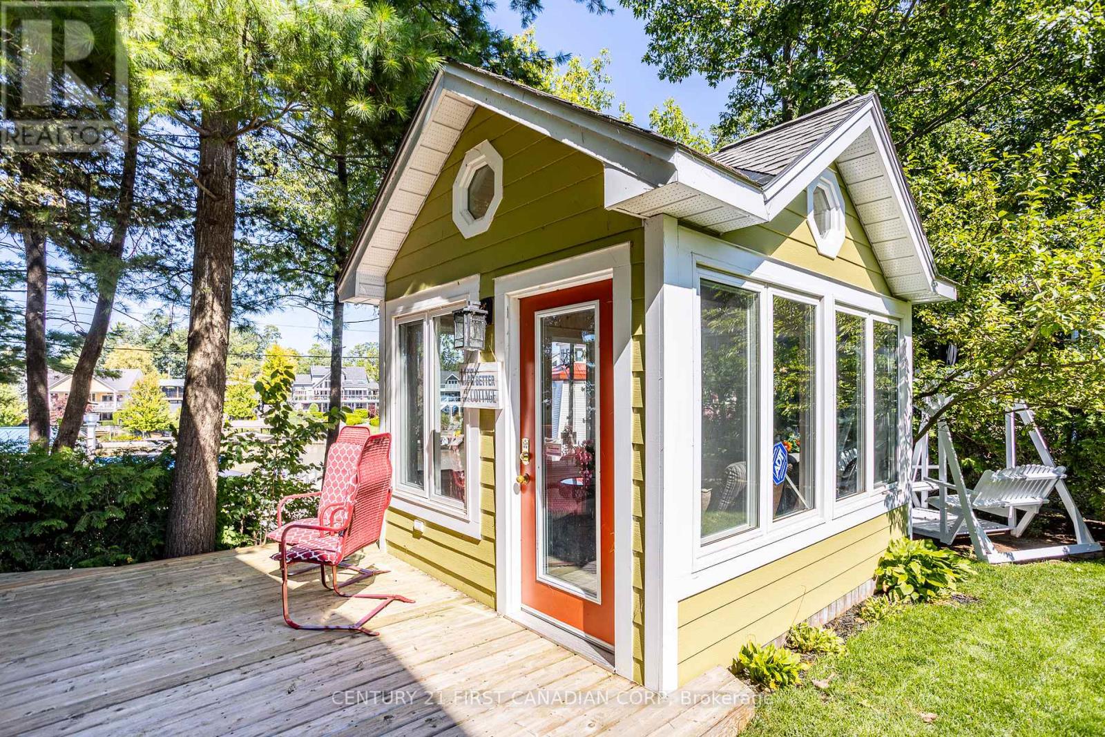 12 Harbour Park Court, Lambton Shores, Ontario  M0M 1T0 - Photo 38 - X12908076