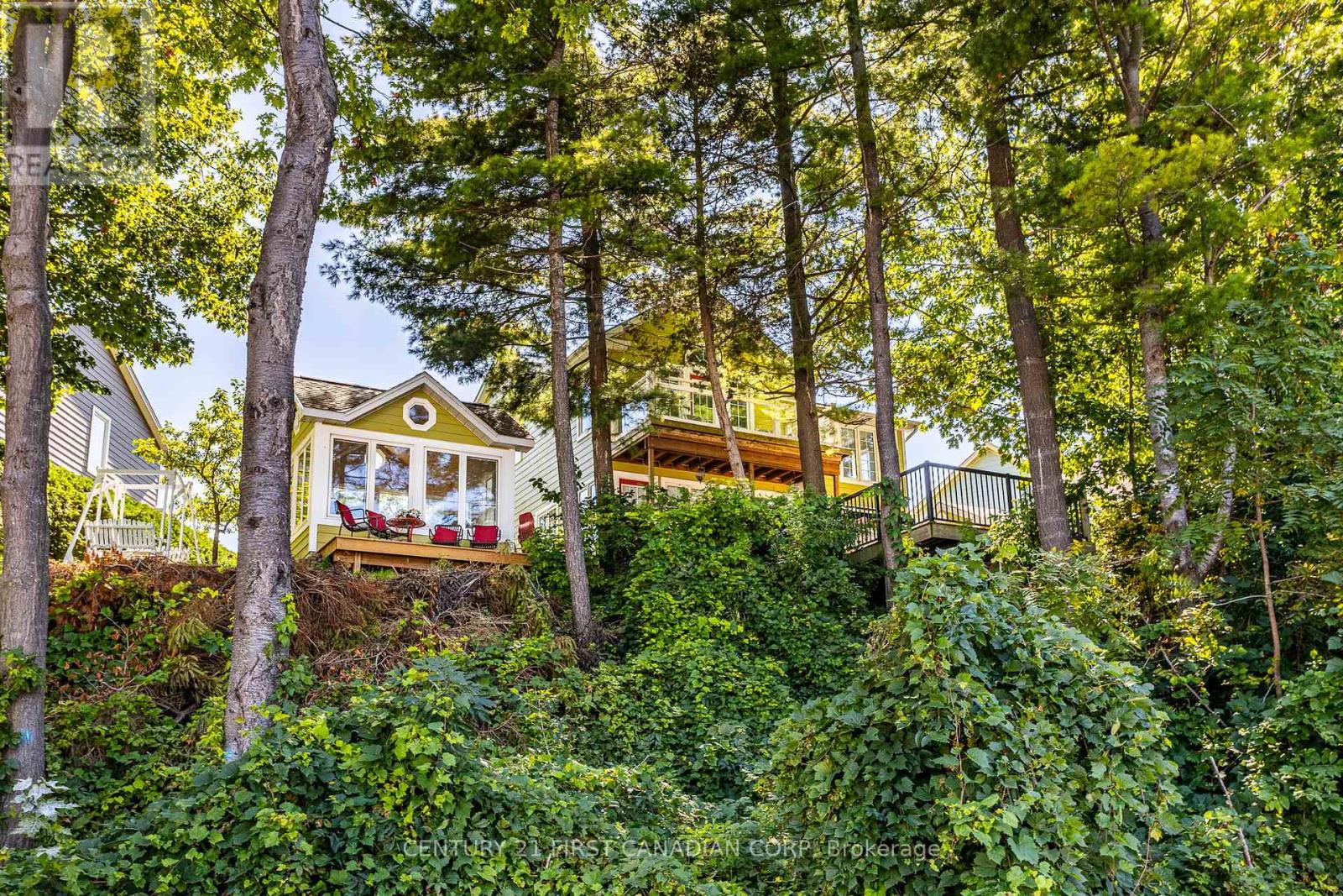 12 Harbour Park Court, Lambton Shores, Ontario  M0M 1T0 - Photo 43 - X12908076