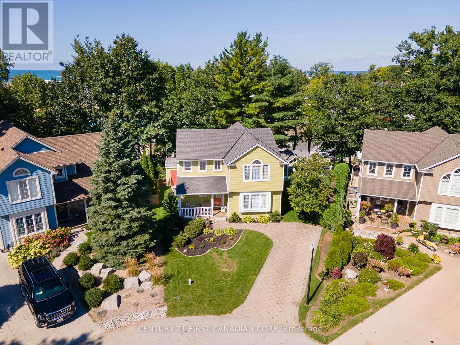 12 Harbour Park Court, Lambton Shores, Ontario  M0M 1T0 - Photo 45 - X12908076