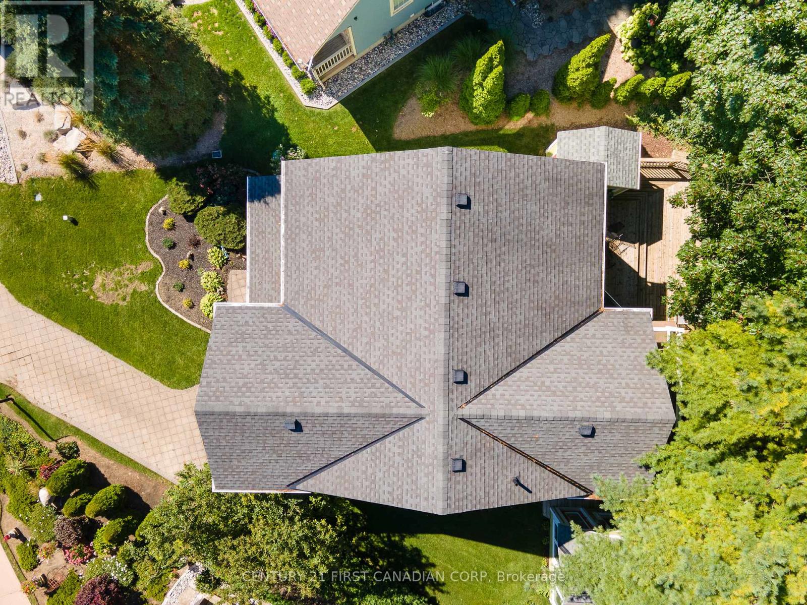 12 Harbour Park Court, Lambton Shores, Ontario  M0M 1T0 - Photo 46 - X12908076