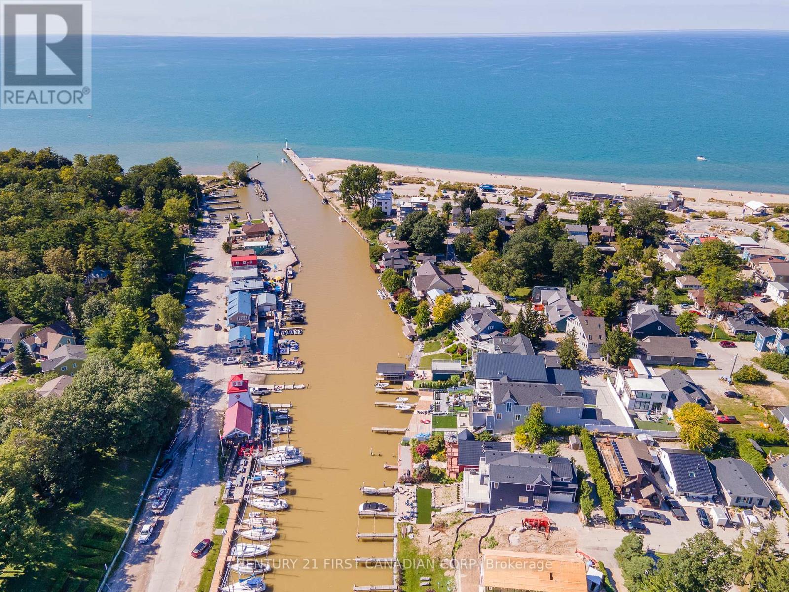 12 Harbour Park Court, Lambton Shores, Ontario  M0M 1T0 - Photo 49 - X12908076