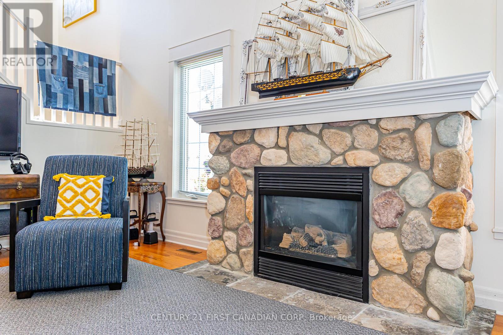 12 Harbour Park Court, Lambton Shores, Ontario  M0M 1T0 - Photo 9 - X12908076