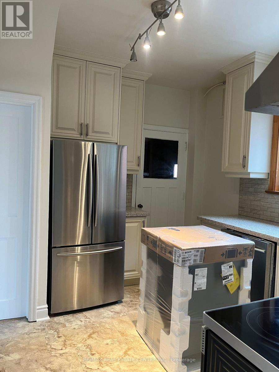 51 Inglewood Drive, Mississauga, Ontario  L5G 1X7 - Photo 21 - W12900042