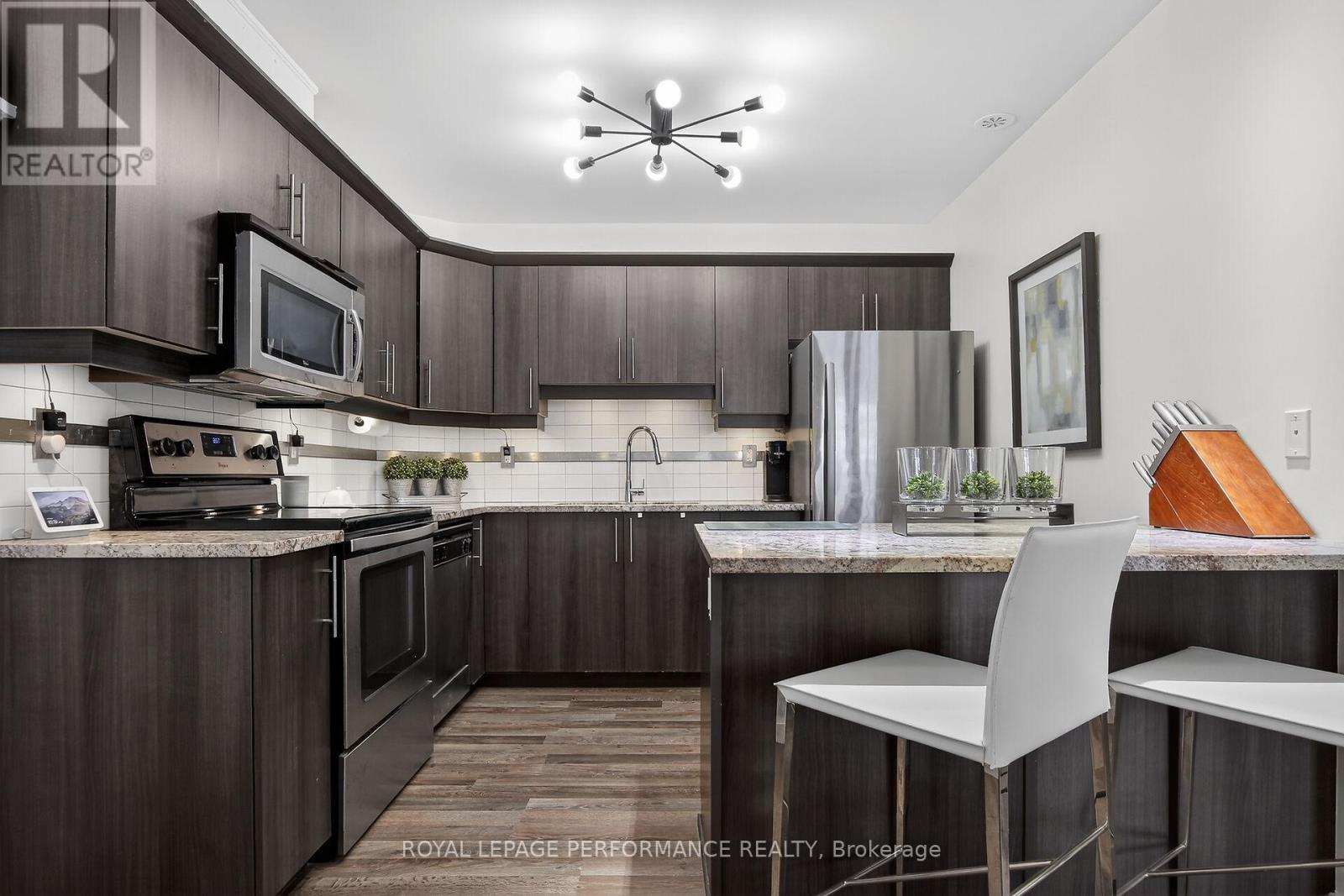 B - 135 Harthill Way, Ottawa, Ontario  K2J 5V1 - Photo 10 - X12908038