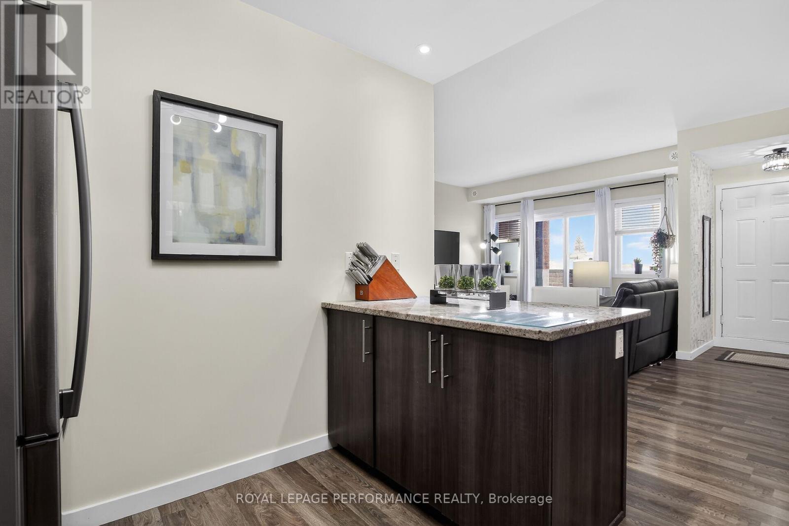 B - 135 Harthill Way, Ottawa, Ontario  K2J 5V1 - Photo 15 - X12908038