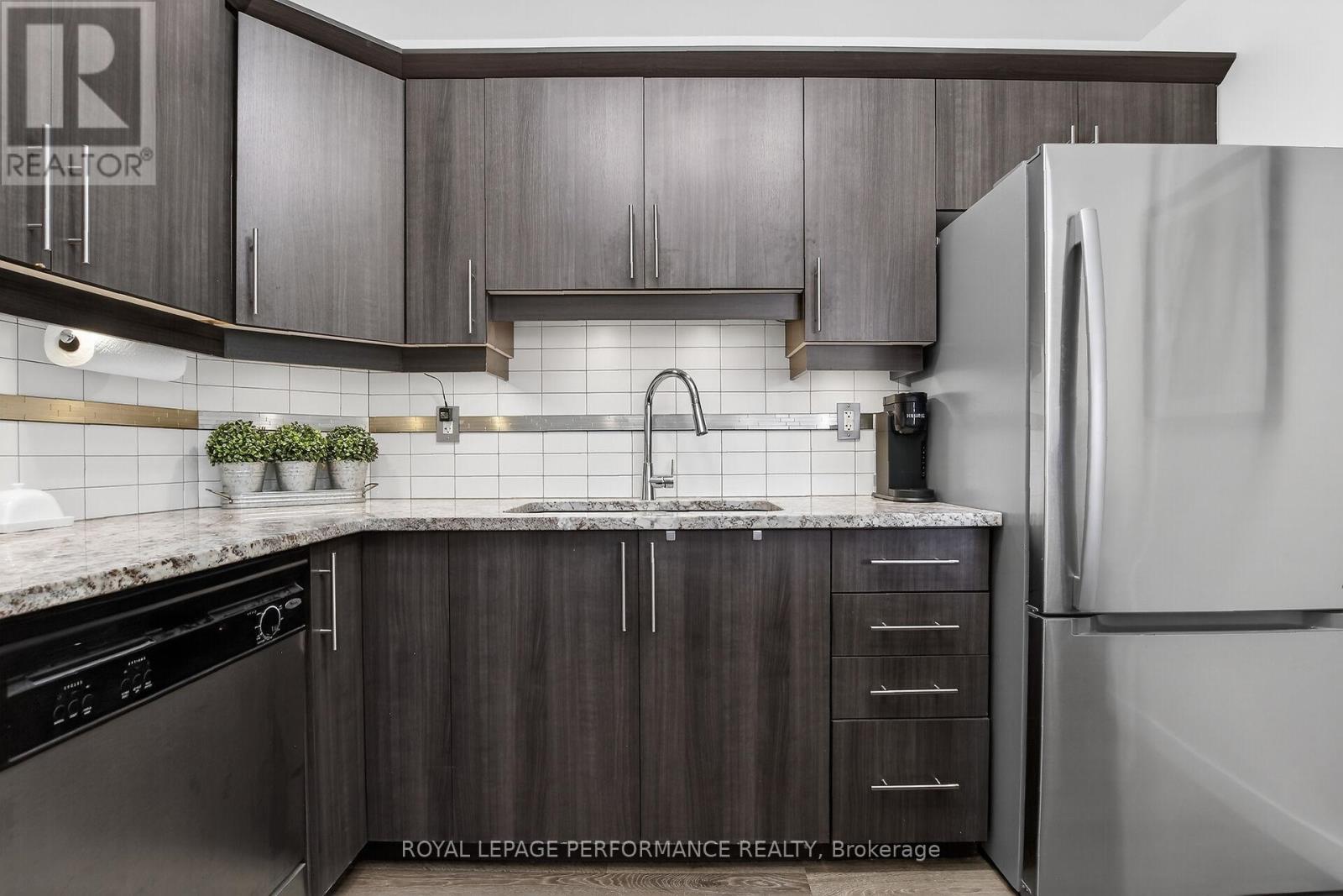 B - 135 Harthill Way, Ottawa, Ontario  K2J 5V1 - Photo 16 - X12908038