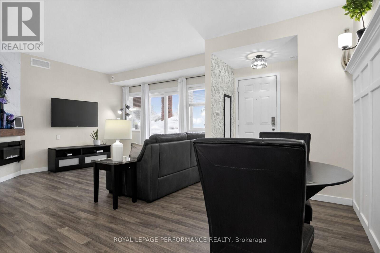 B - 135 Harthill Way, Ottawa, Ontario  K2J 5V1 - Photo 17 - X12908038