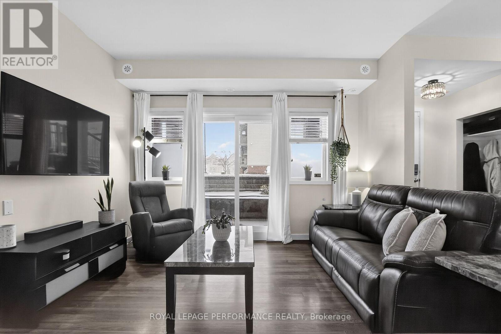 B - 135 Harthill Way, Ottawa, Ontario  K2J 5V1 - Photo 19 - X12908038