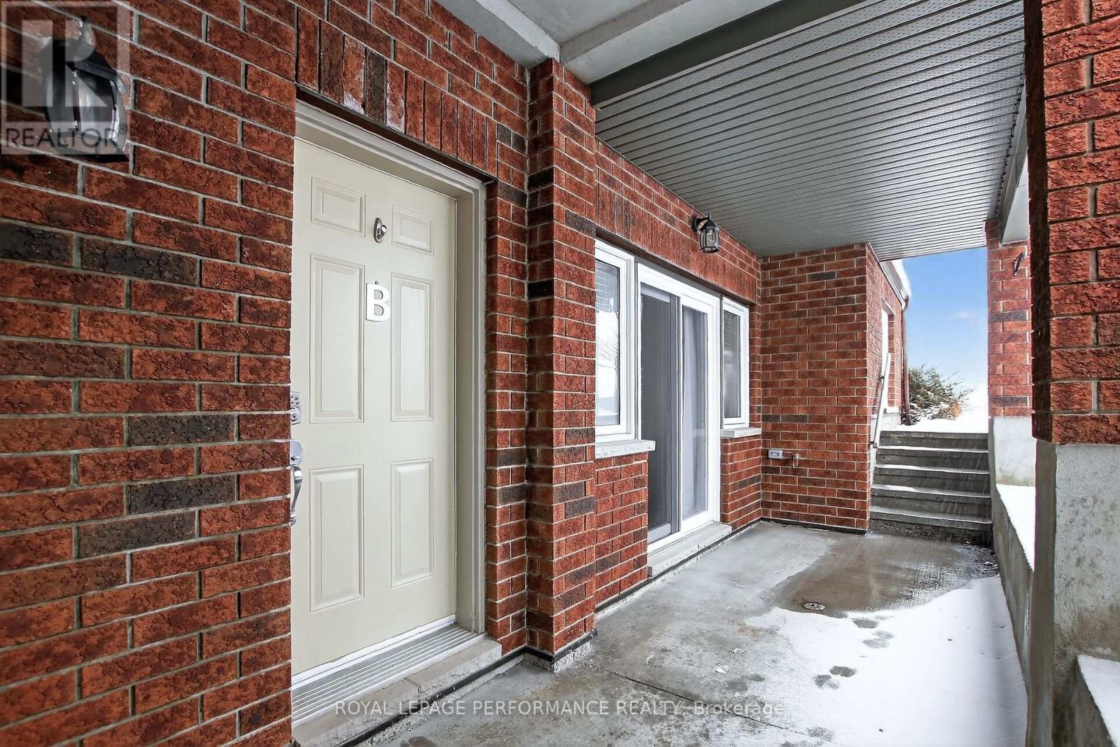 B - 135 Harthill Way, Ottawa, Ontario  K2J 5V1 - Photo 36 - X12908038