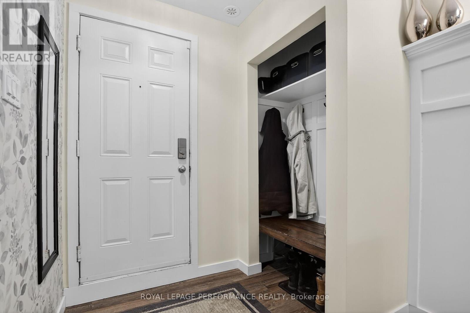 B - 135 Harthill Way, Ottawa, Ontario  K2J 5V1 - Photo 4 - X12908038