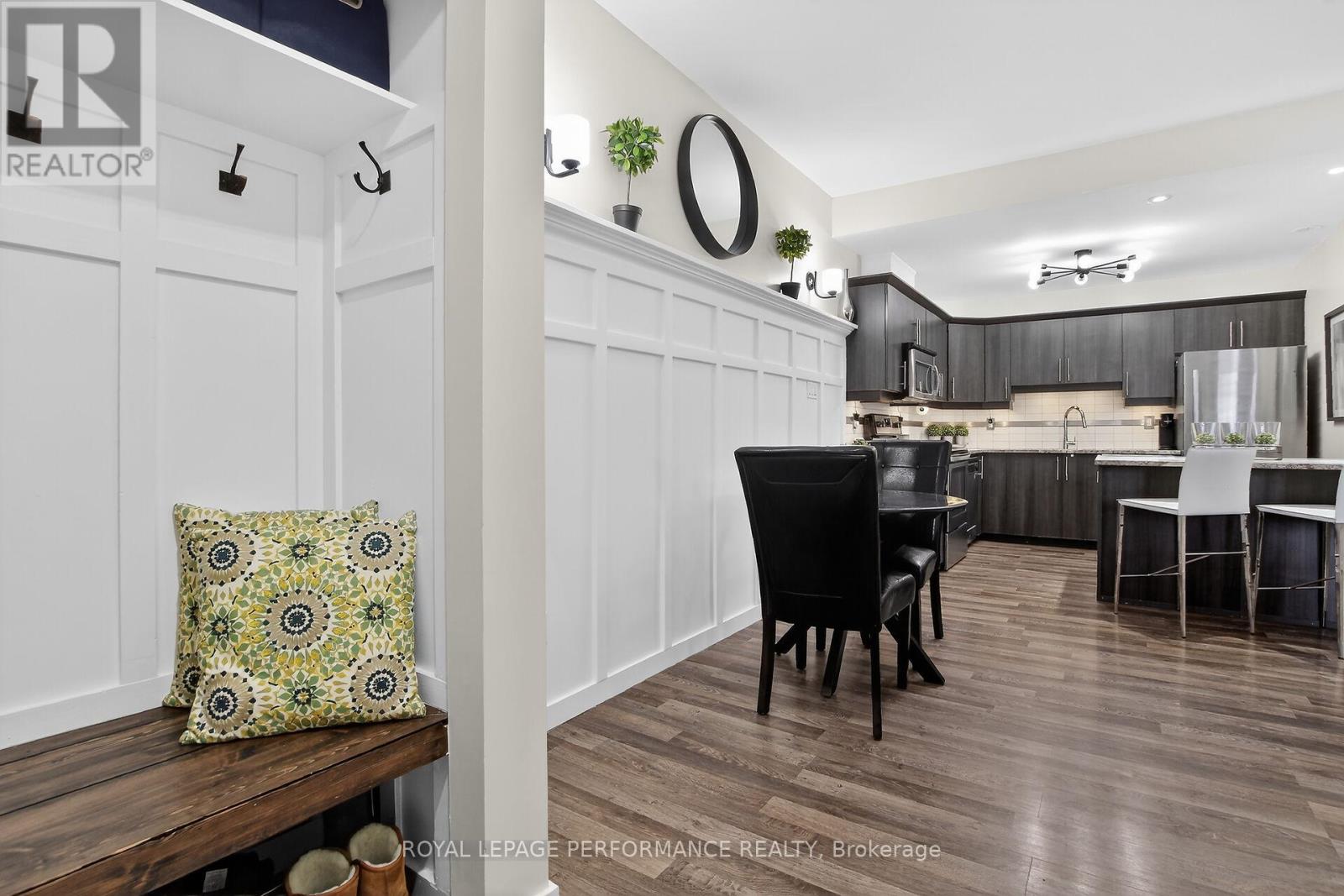 B - 135 Harthill Way, Ottawa, Ontario  K2J 5V1 - Photo 5 - X12908038