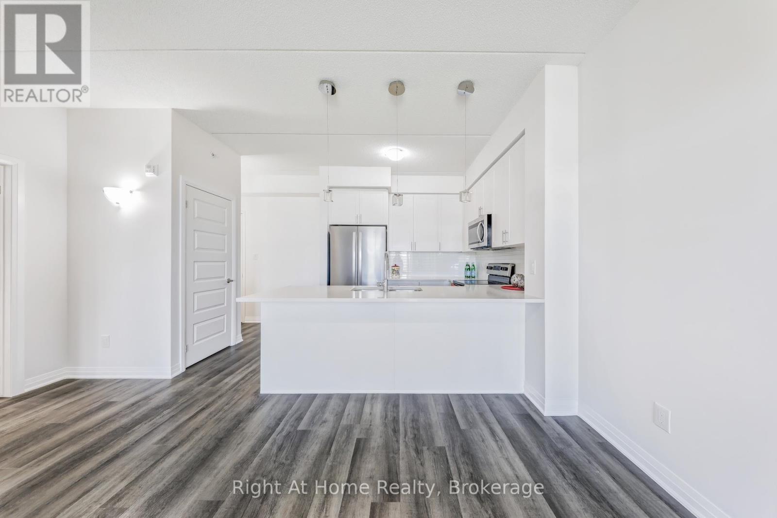 307 - 610 Farmstead Drive, Milton, Ontario  L9T 8X5 - Photo 10 - W12908032