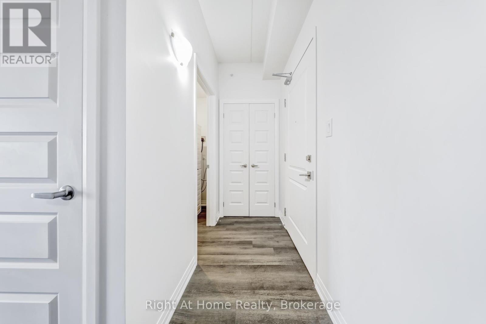 307 - 610 Farmstead Drive, Milton, Ontario  L9T 8X5 - Photo 5 - W12908032