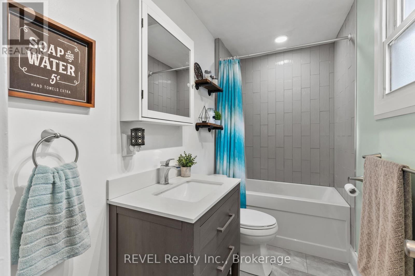 45 Mcghie Street, St. Catharines, Ontario  L2R 5A9 - Photo 14 - X12908074