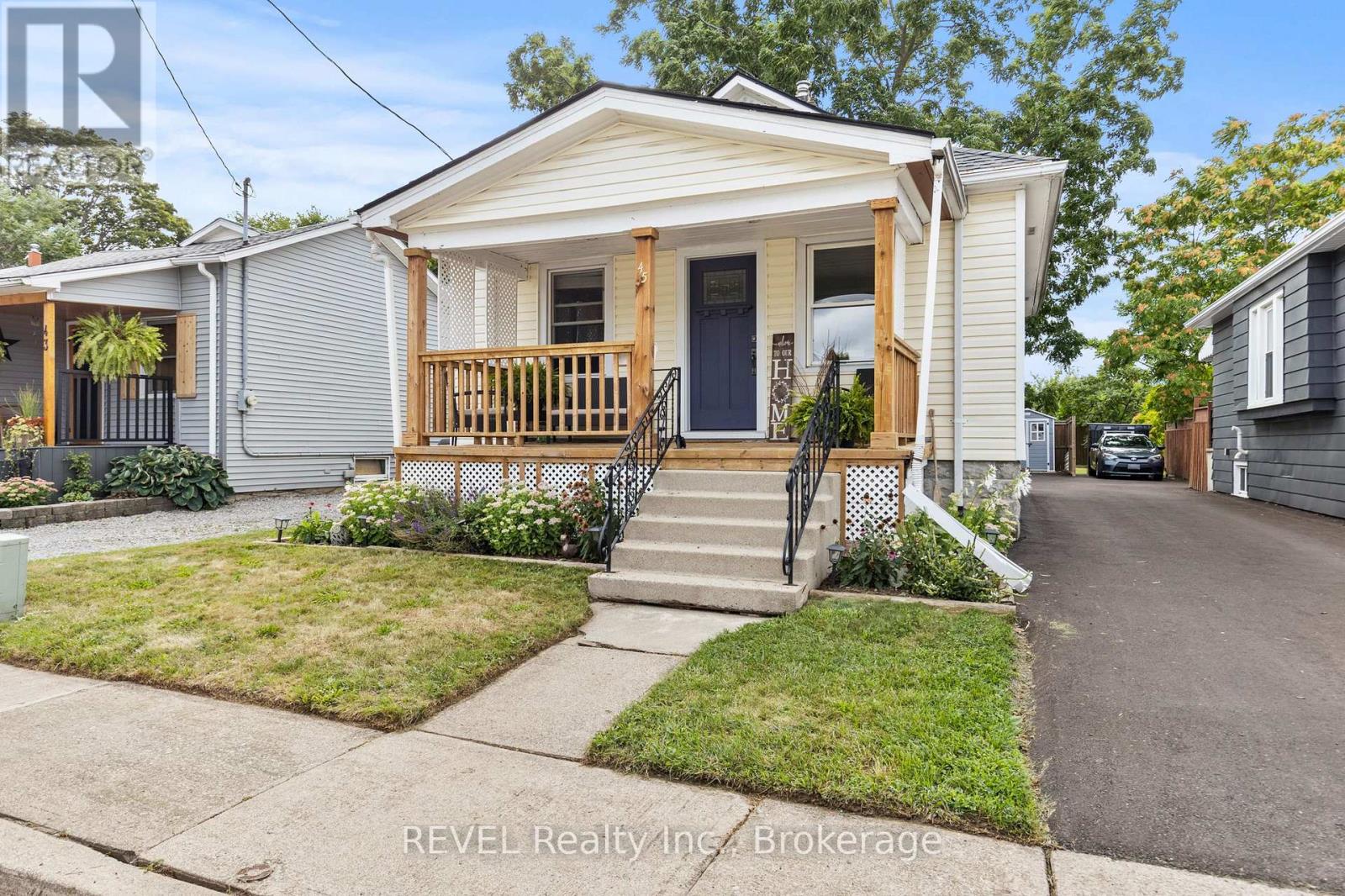 45 Mcghie Street, St. Catharines, Ontario  L2R 5A9 - Photo 2 - X12908074