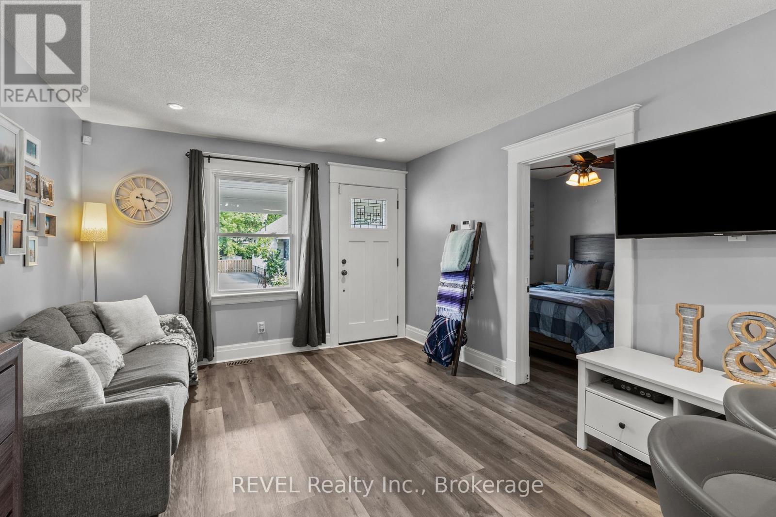 45 Mcghie Street, St. Catharines, Ontario  L2R 5A9 - Photo 5 - X12908074