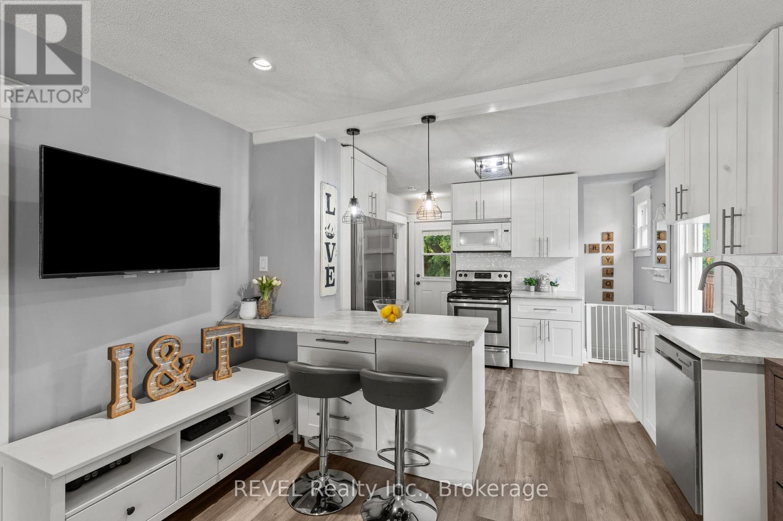 45 Mcghie Street, St. Catharines, Ontario  L2R 5A9 - Photo 7 - X12908074