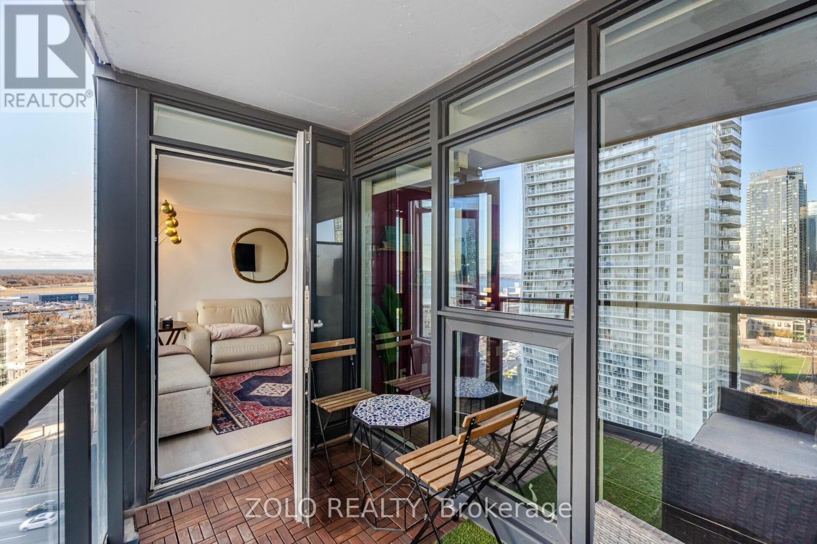 2111 - 70 Queens Wharf Road, Toronto, Ontario  M5V 0J2 - Photo 16 - C12908056