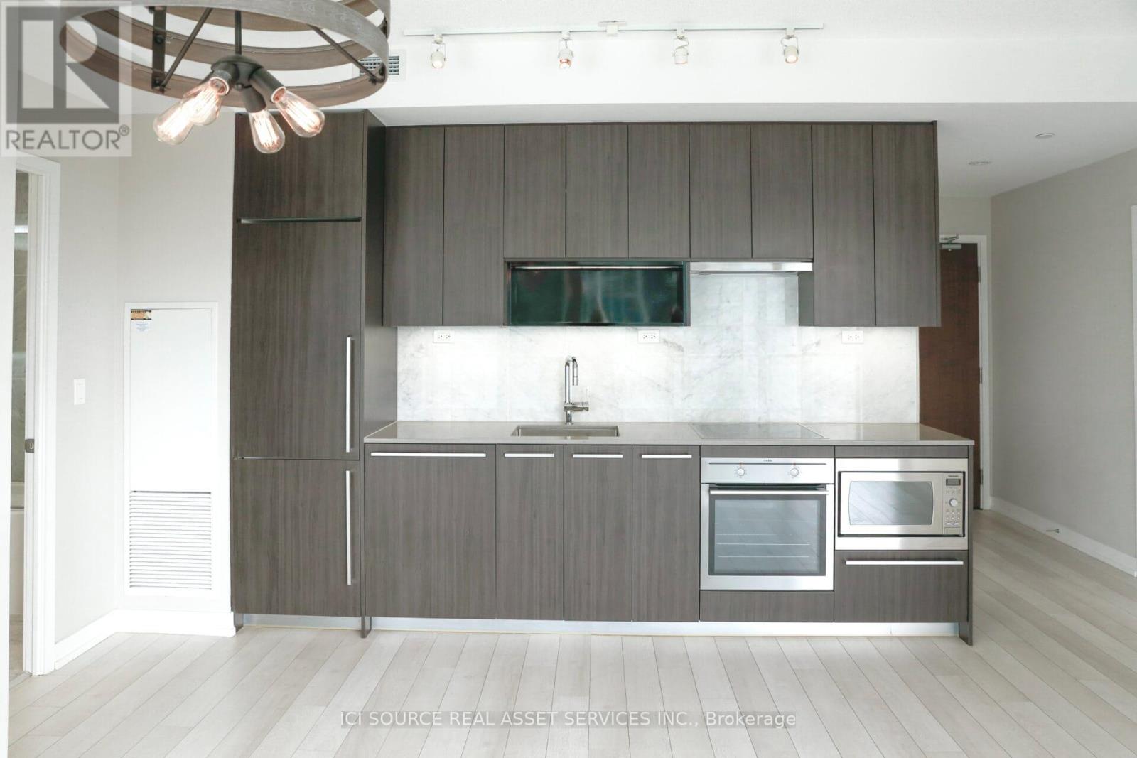 1812 - 115 Mcmahon Drive, Toronto, Ontario  M2K 0E3 - Photo 3 - C12908070