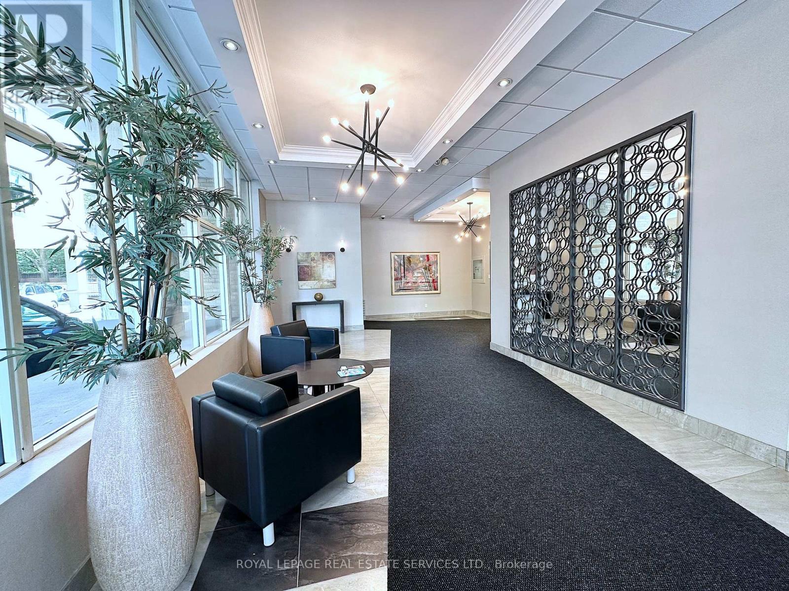 1001 - 565 Avenue Road, Toronto, Ontario  M4V 2J9 - Photo 2 - C12908078