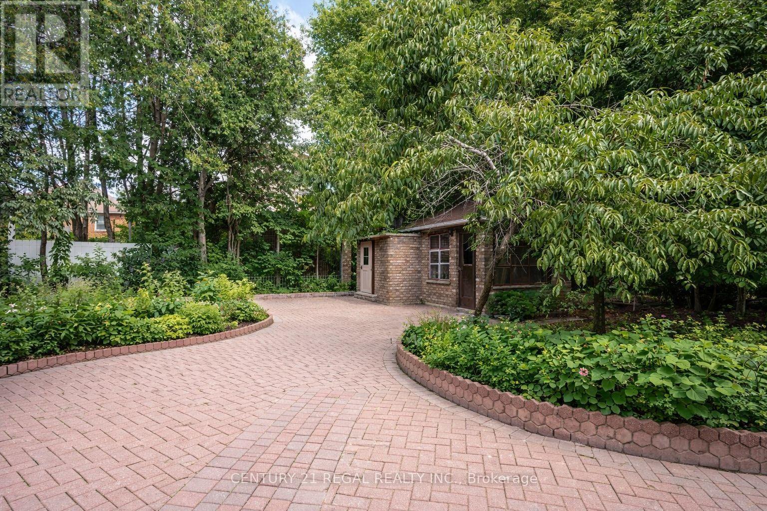 52 Ranee Avenue, Toronto, Ontario  M6A 1M9 - Photo 12 - C12908084