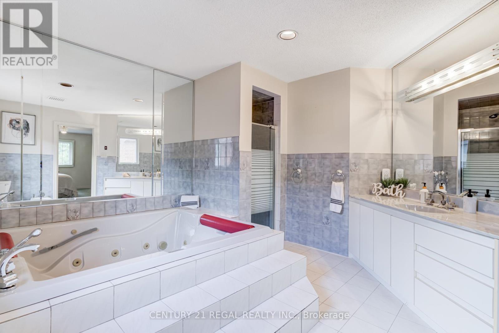 52 Ranee Avenue, Toronto, Ontario  M6A 1M9 - Photo 15 - C12908084