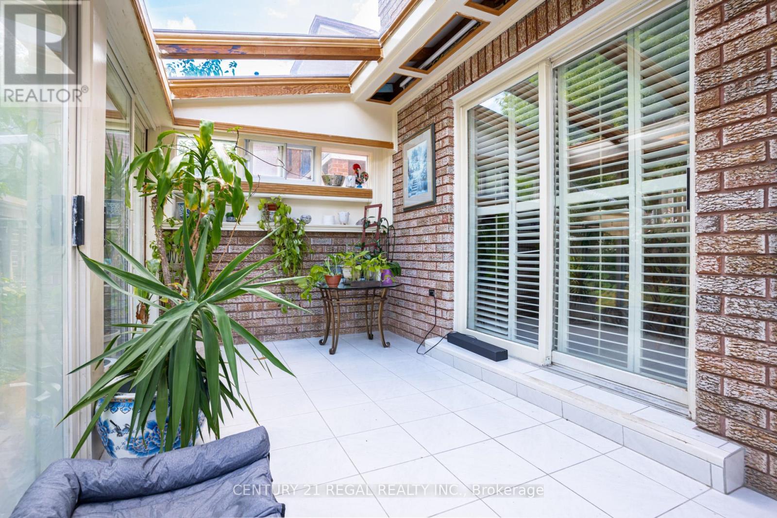 52 Ranee Avenue, Toronto, Ontario  M6A 1M9 - Photo 6 - C12908084