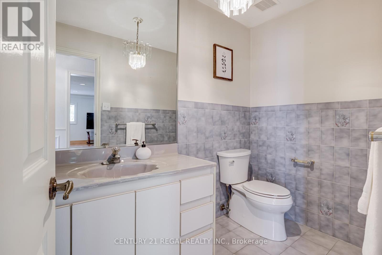 52 Ranee Avenue, Toronto, Ontario  M6A 1M9 - Photo 9 - C12908084