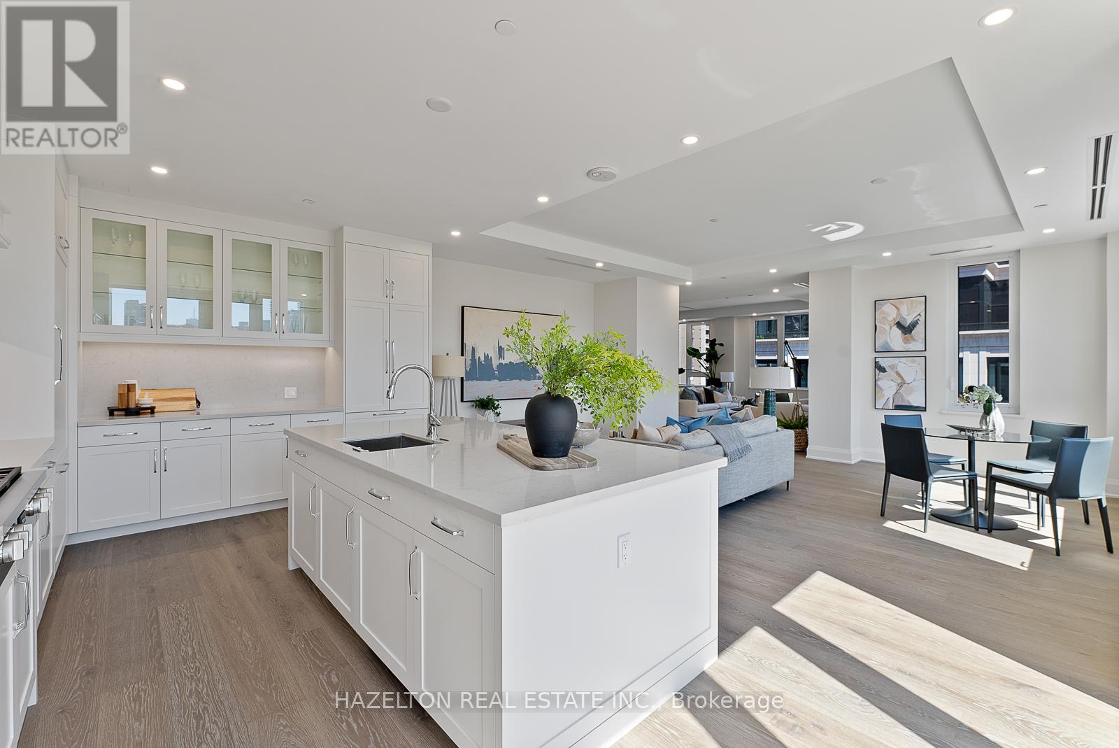 802 - 128 Hazelton Avenue, Toronto, Ontario  M5R 2E5 - Photo 16 - C12908096