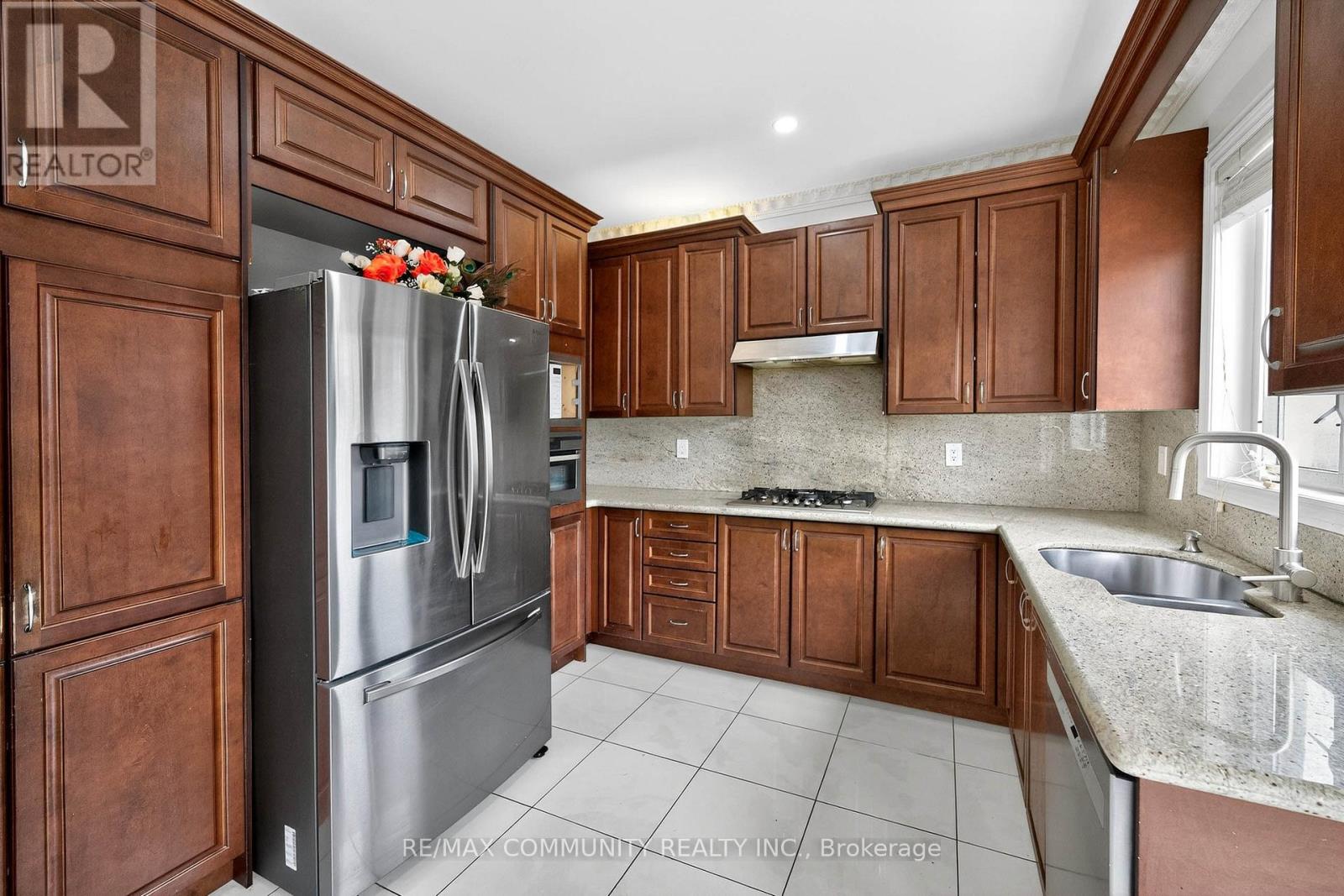 21 Berger Avenue, Markham, Ontario  L6B 0B6 - Photo 10 - N12908044