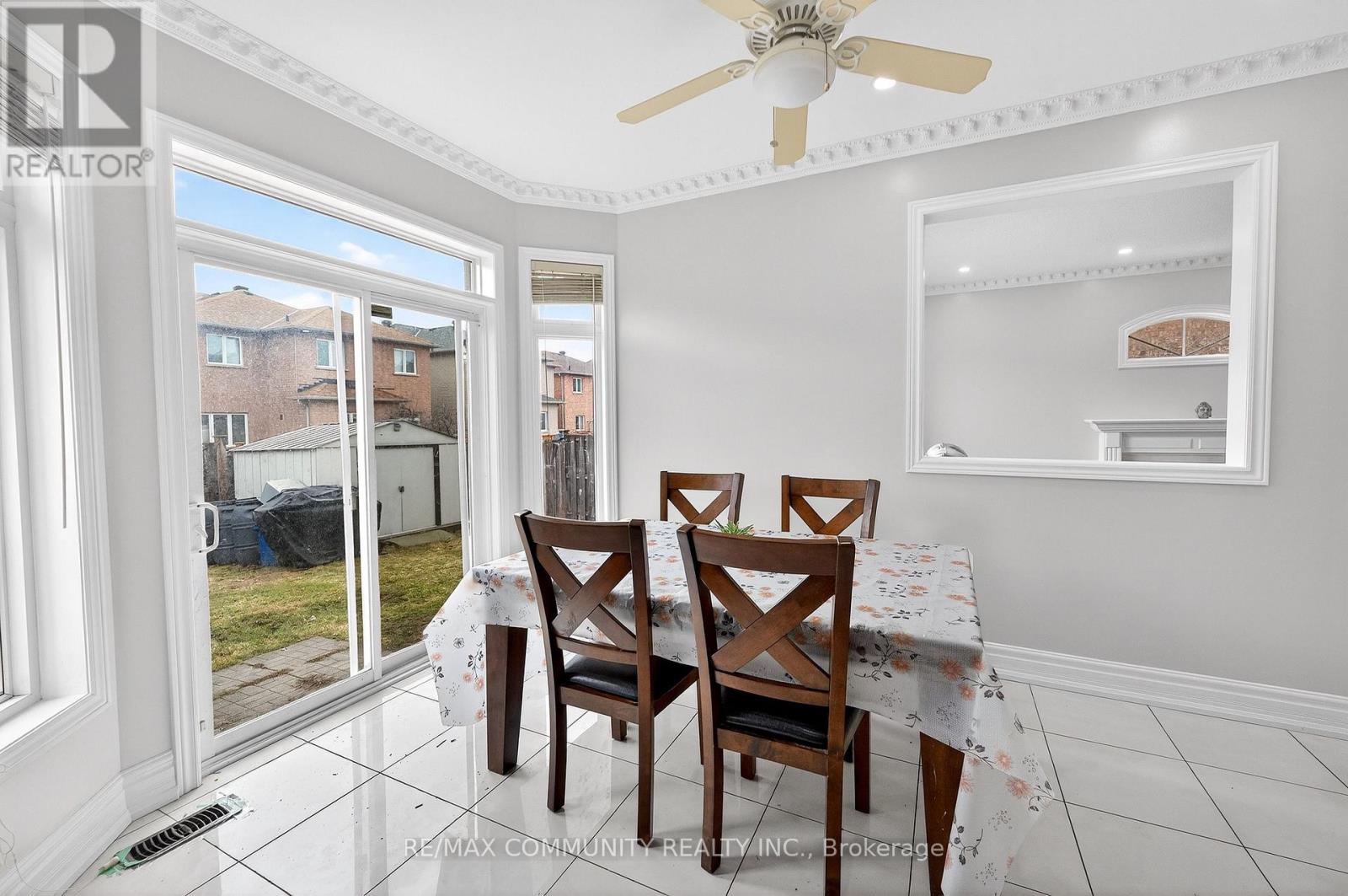 21 Berger Avenue, Markham, Ontario  L6B 0B6 - Photo 11 - N12908044