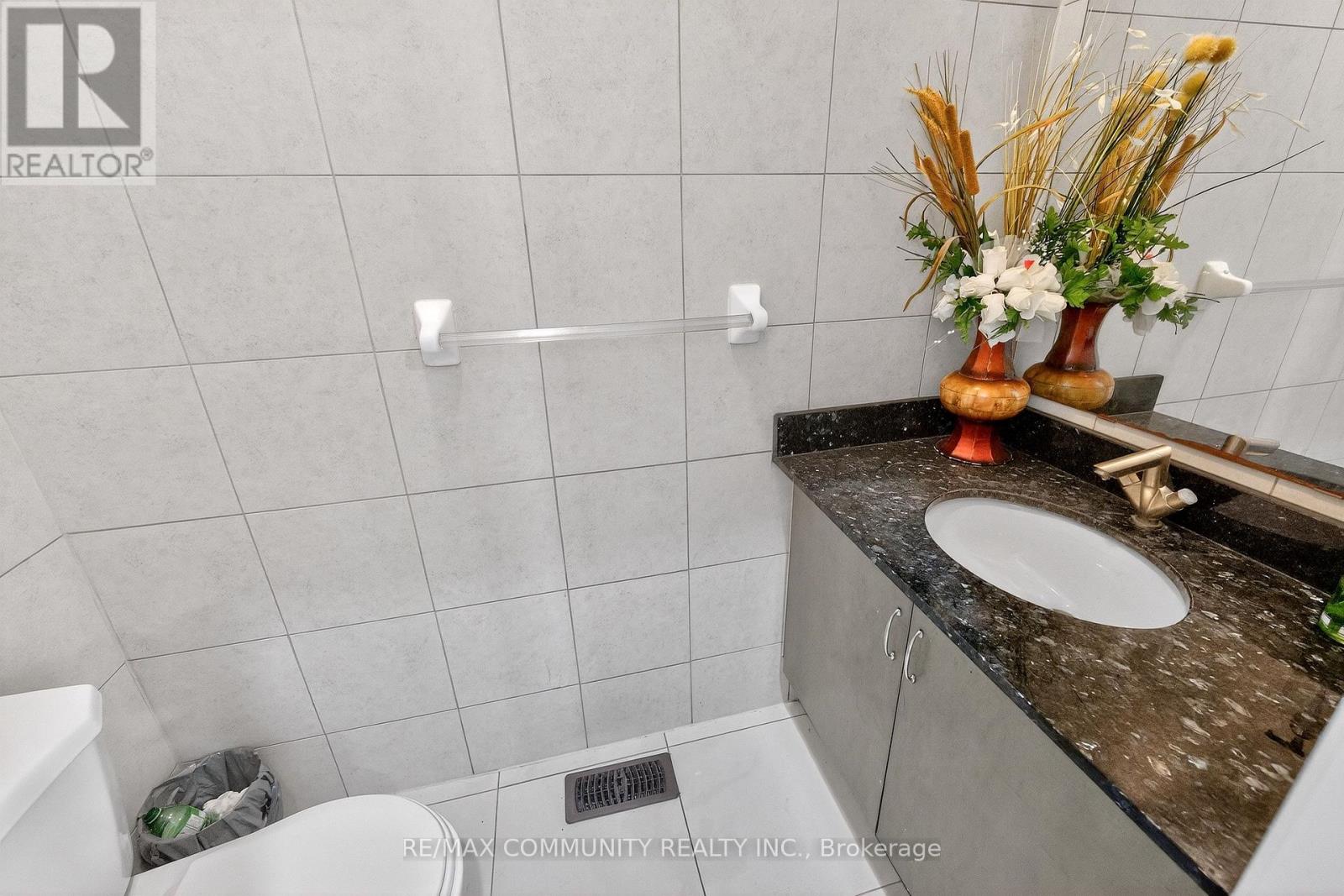 21 Berger Avenue, Markham, Ontario  L6B 0B6 - Photo 12 - N12908044