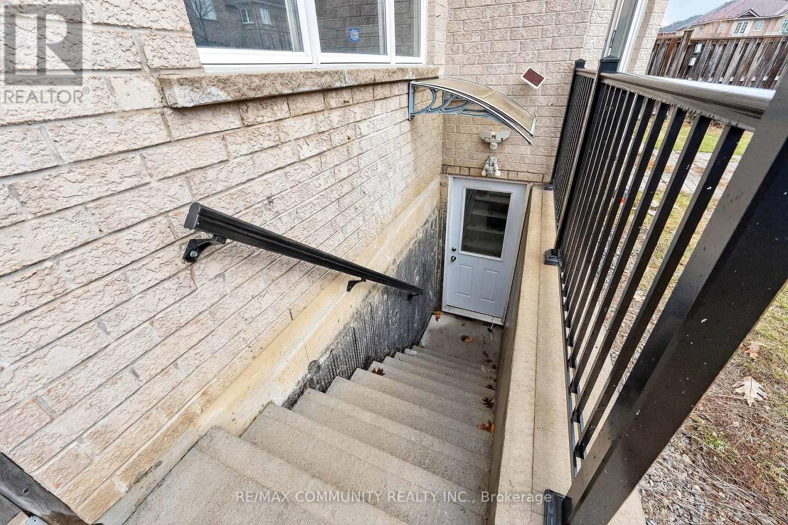 21 Berger Avenue, Markham, Ontario  L6B 0B6 - Photo 27 - N12908044
