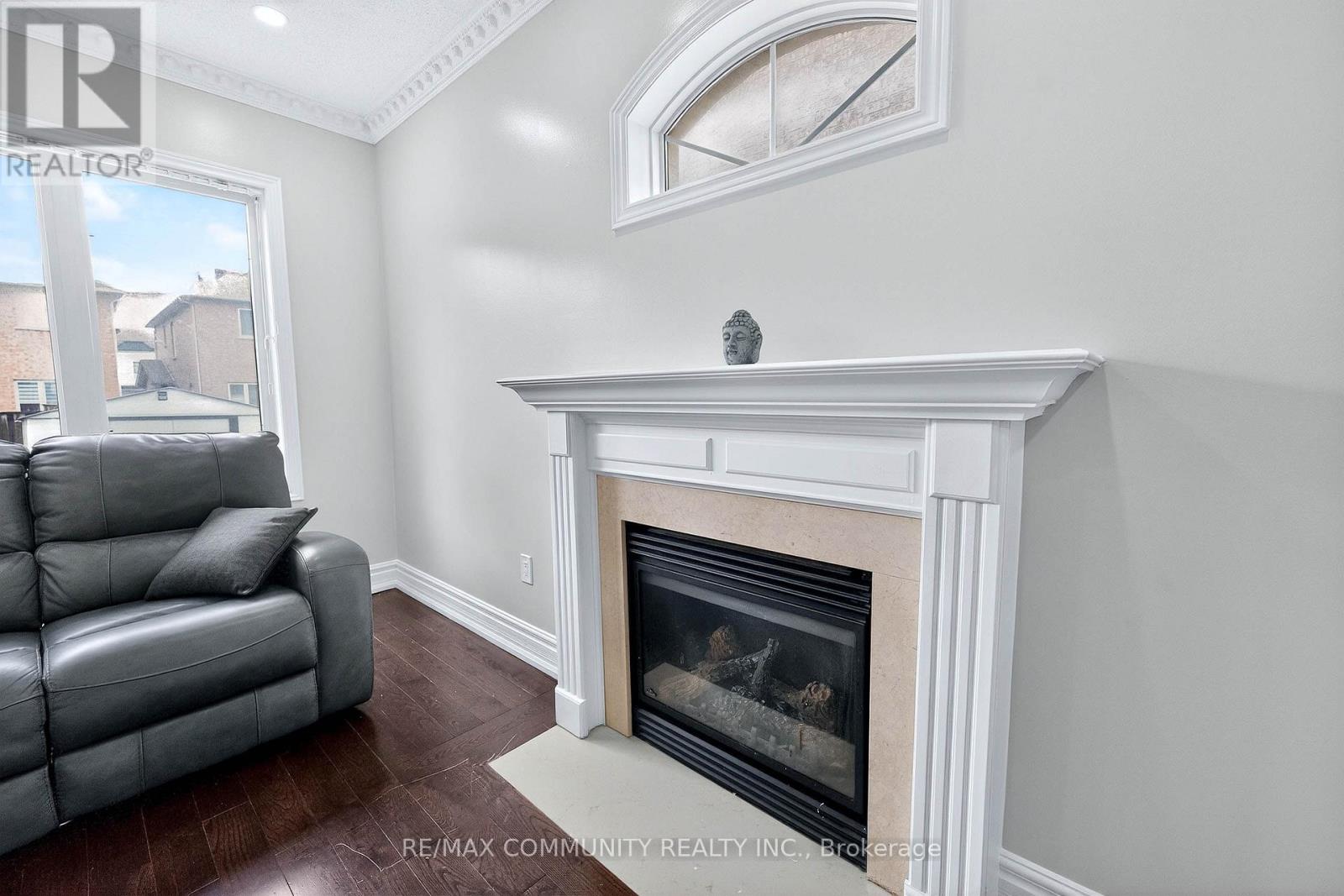 21 Berger Avenue, Markham, Ontario  L6B 0B6 - Photo 6 - N12908044