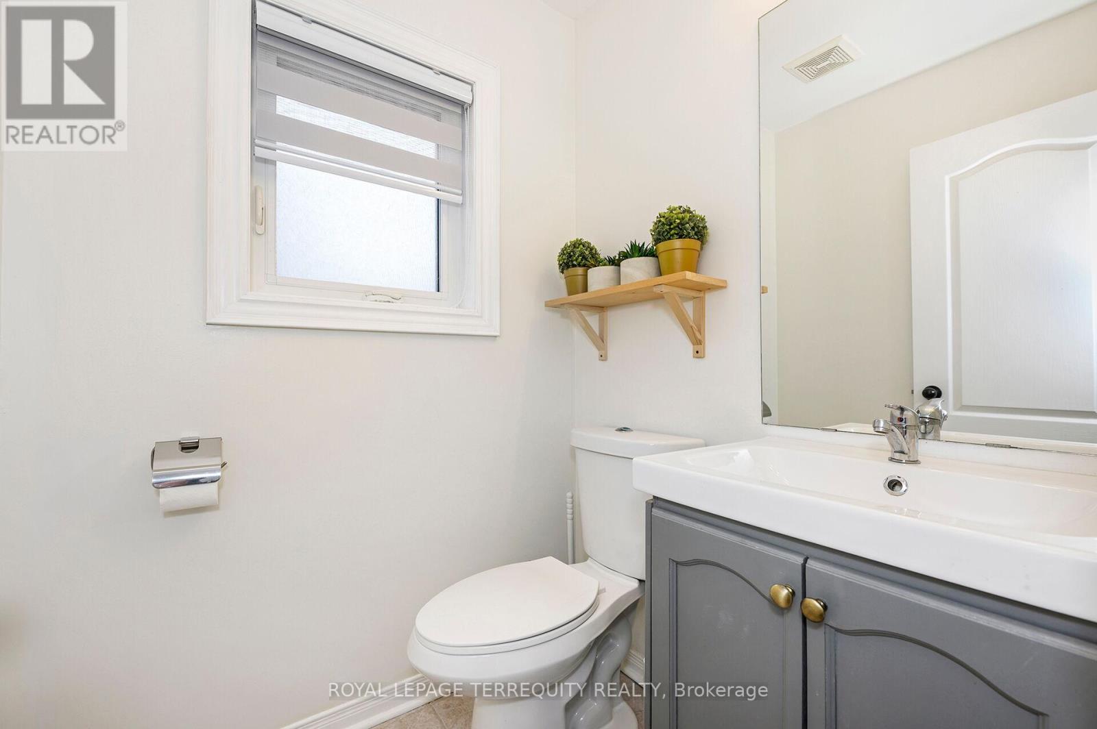 82 Timberwolf Crescent, Vaughan, Ontario  L4H 2W1 - Photo 7 - N12908094