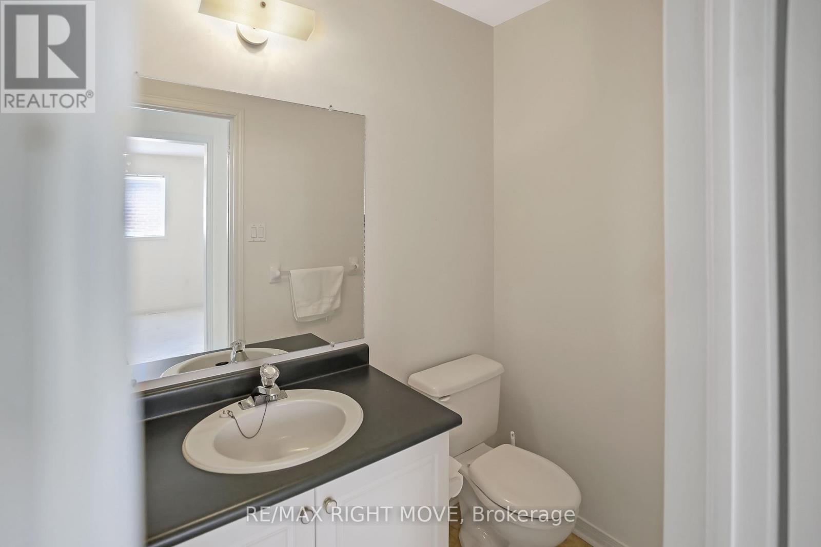 4 Carter Crescent, Orillia, Ontario  L3V 7S3 - Photo 11 - S12908036