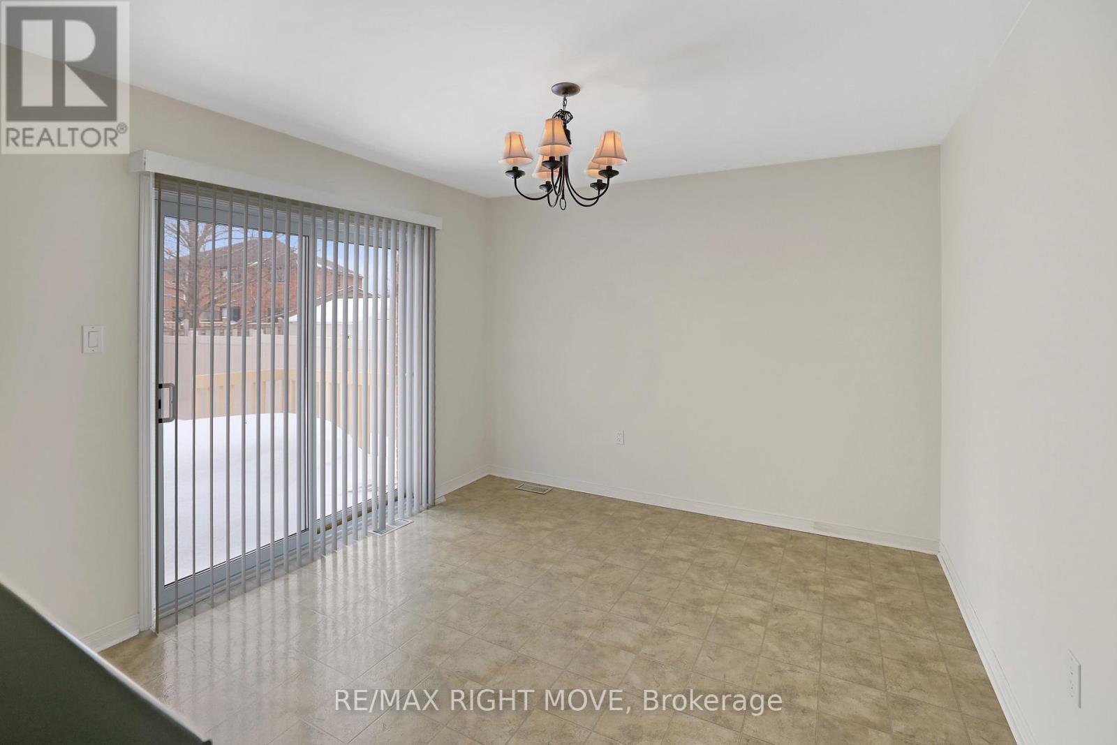 4 Carter Crescent, Orillia, Ontario  L3V 7S3 - Photo 12 - S12908036