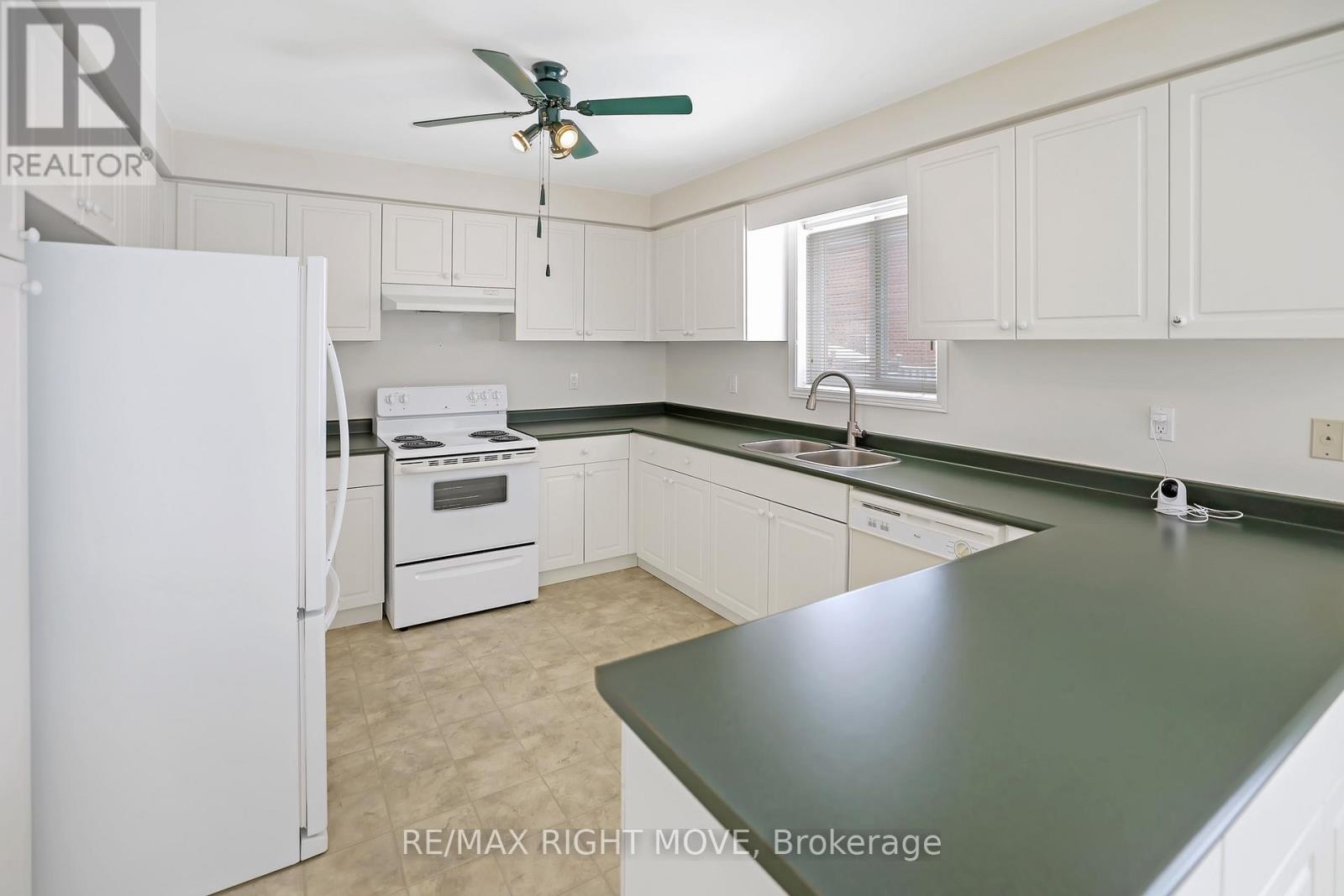 4 Carter Crescent, Orillia, Ontario  L3V 7S3 - Photo 14 - S12908036