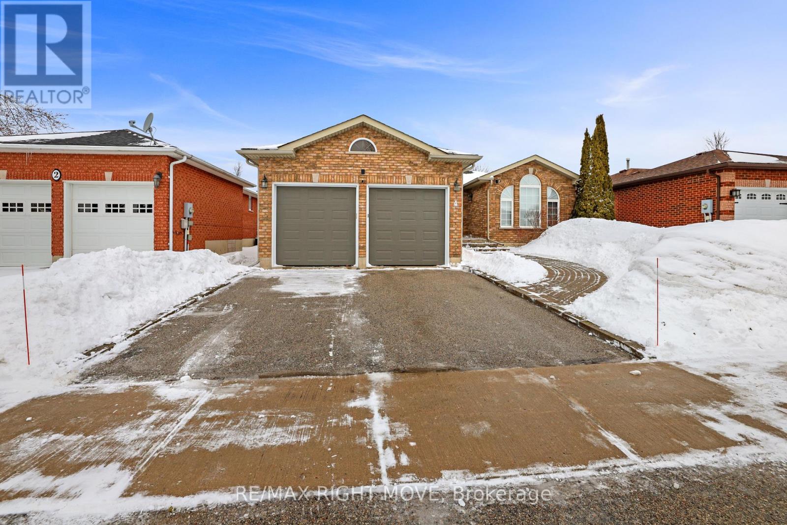 4 Carter Crescent, Orillia, Ontario  L3V 7S3 - Photo 2 - S12908036