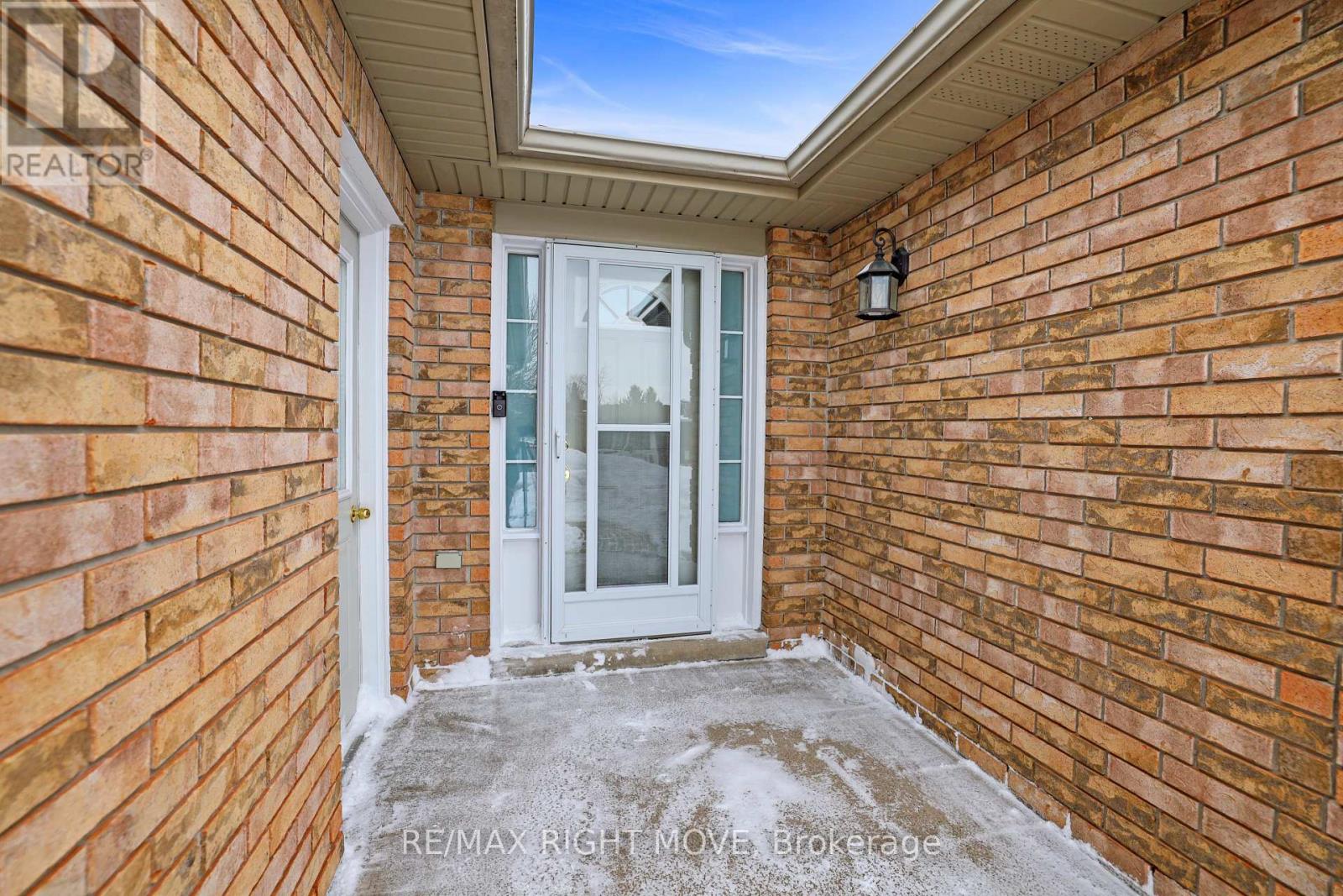 4 Carter Crescent, Orillia, Ontario  L3V 7S3 - Photo 6 - S12908036