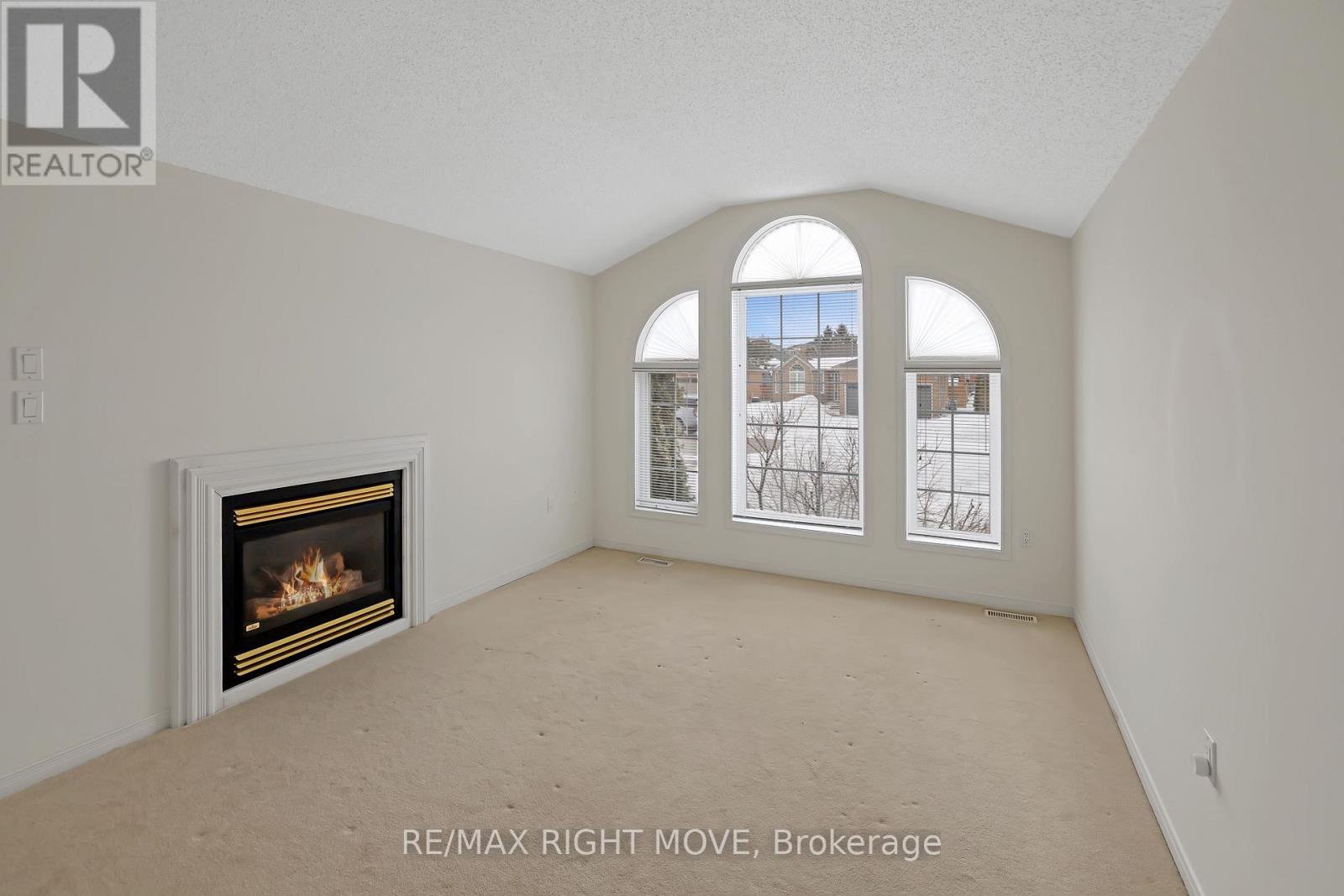 4 Carter Crescent, Orillia, Ontario  L3V 7S3 - Photo 7 - S12908036