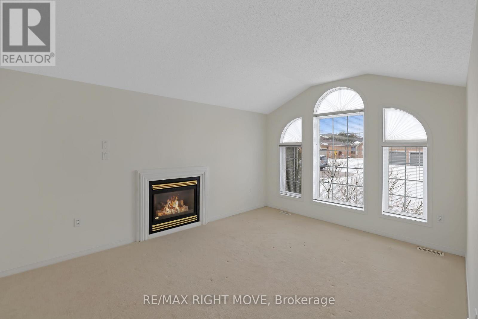 4 Carter Crescent, Orillia, Ontario  L3V 7S3 - Photo 8 - S12908036