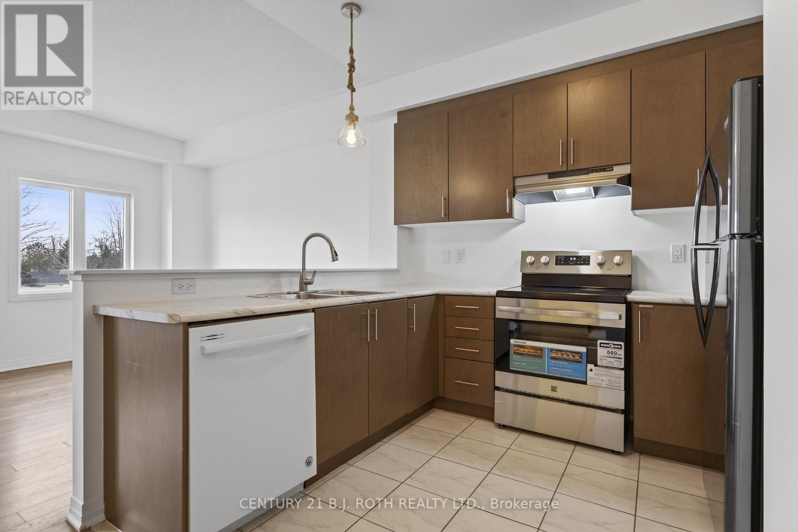 17 Bedford Estates Crescent, Barrie, Ontario  L4N 9K5 - Photo 11 - S12908072